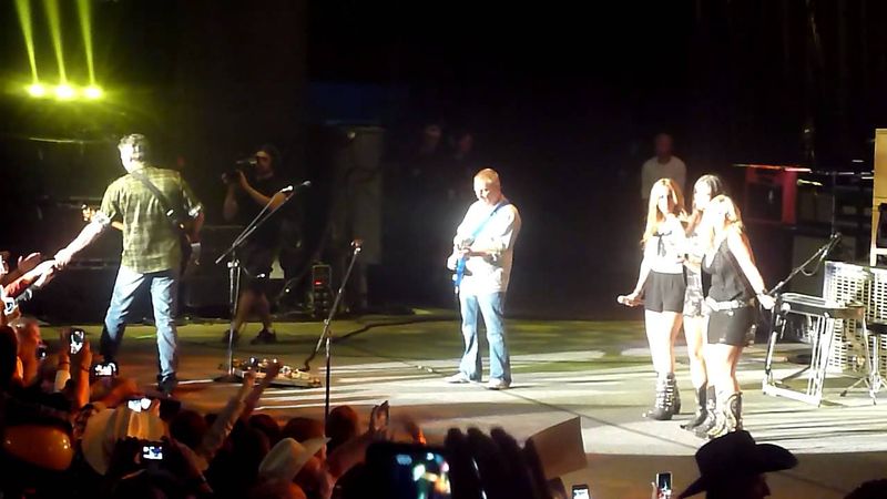 “Boys ’Round Here” – Blake Shelton ft. Pistol Annies