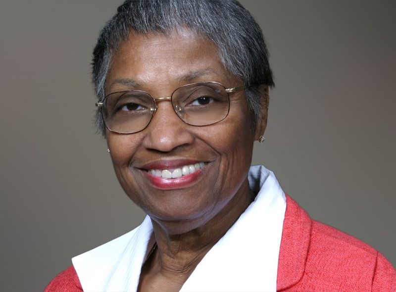 Dr. Alexa Canady (b. 1950) – The Neurosurgery Pioneer