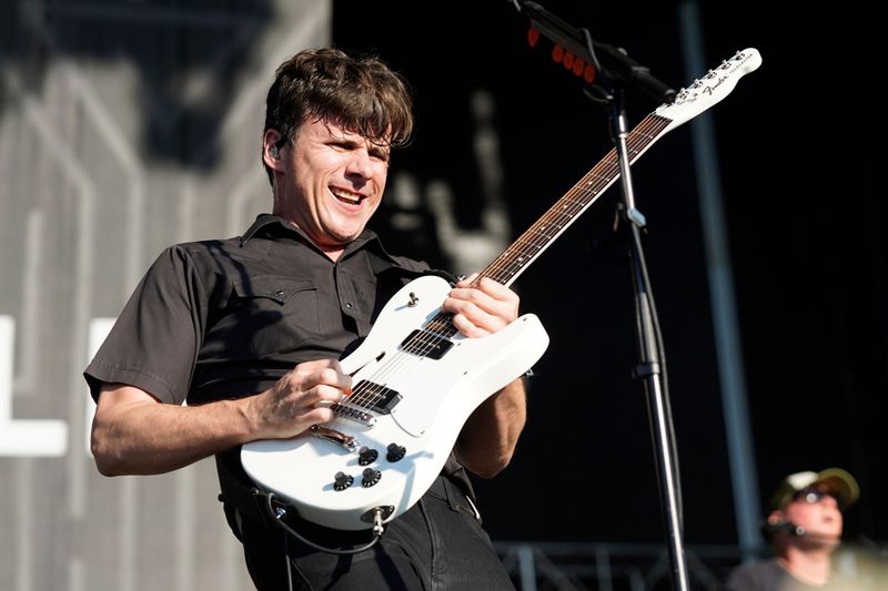 The Middle – Jimmy Eat World