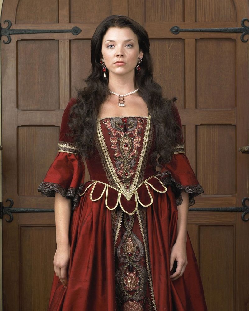 The Tudors (2007-2010) – Anne Boleyn’s Sexy Corset