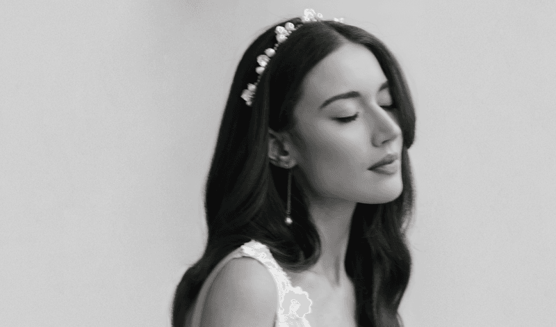 Pearl Earrings: Earlobe Elegance