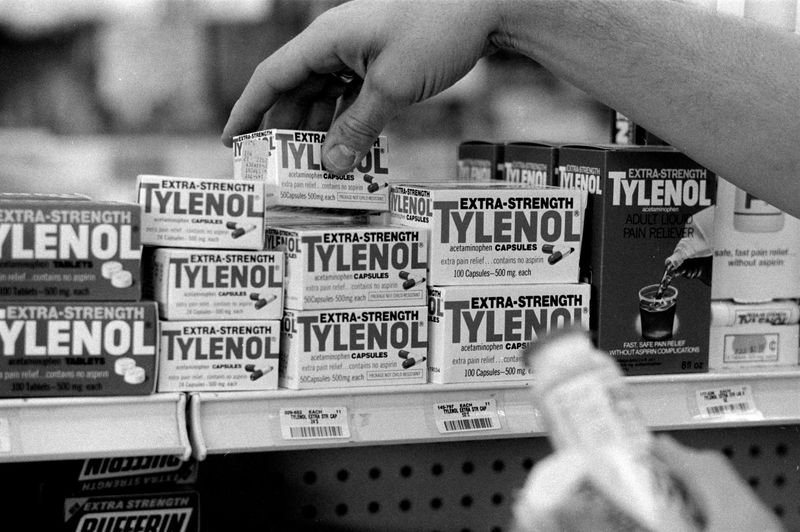 Tylenol Cyanide Poisonings (1982)
