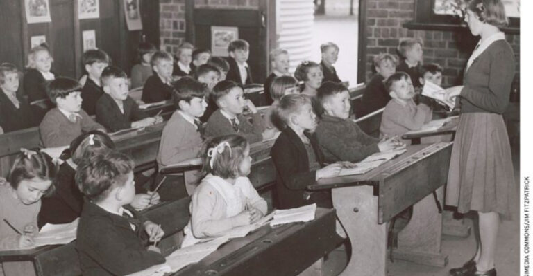 Forget Today’s School Problems – These 17 ’60s School Methods Actually Worked