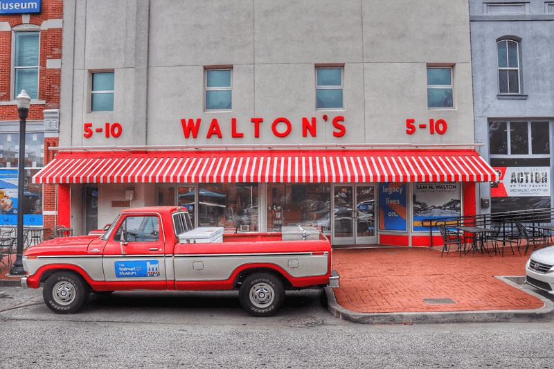 The Humble Beginnings: Walton's 5&10 (1950)