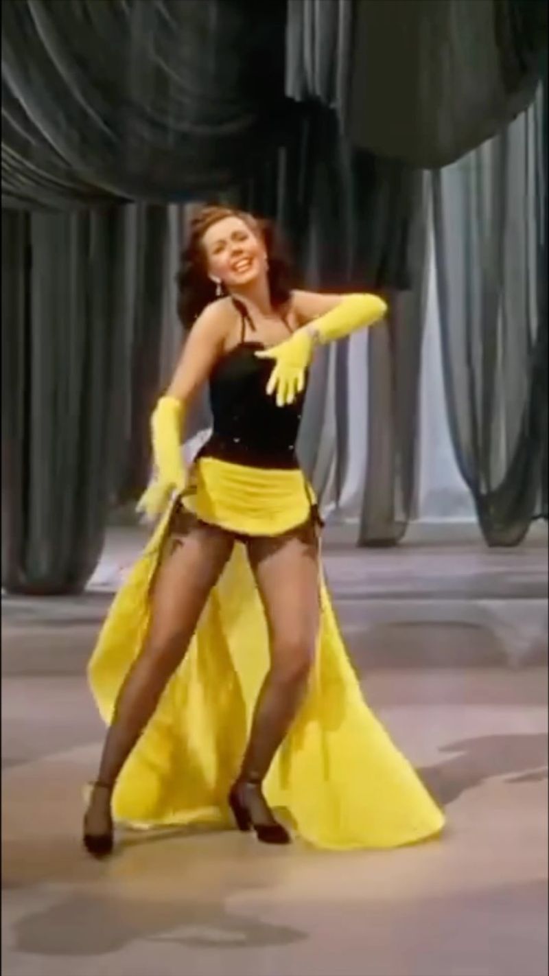 “Shaking the Blues Away” – Easter Parade (1948)
