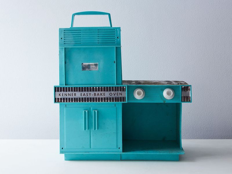 Easy-Bake Oven (1963)