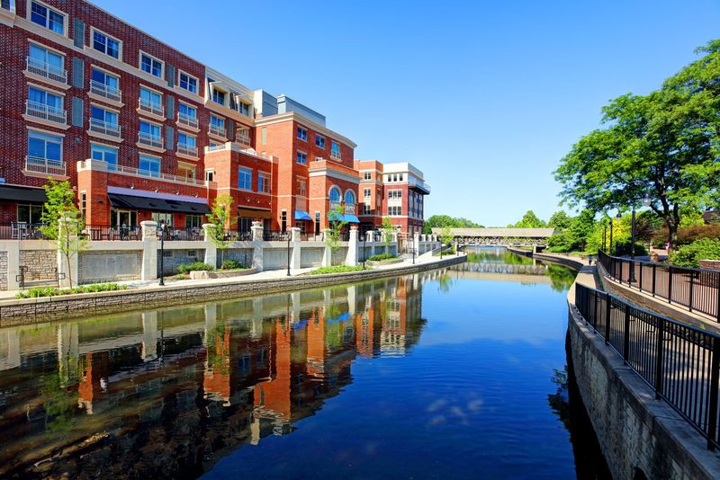 Naperville, IL: Midwest Safety Pioneer