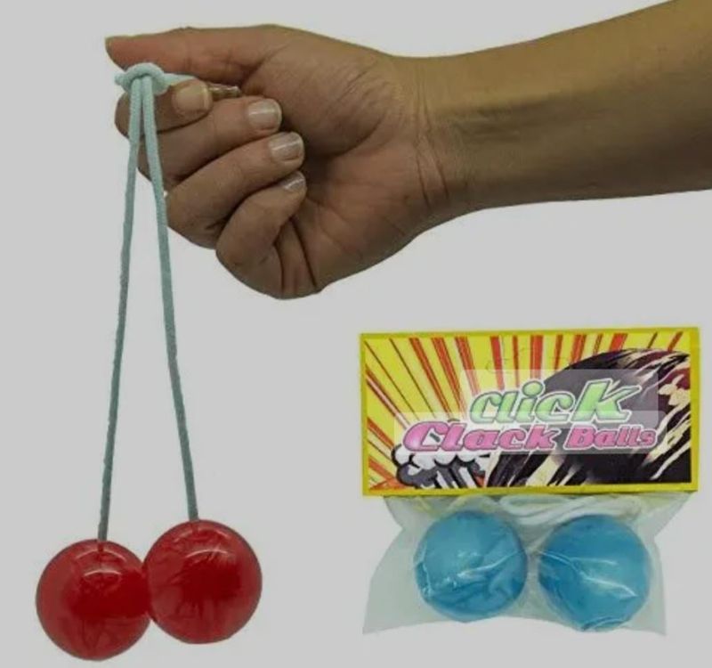 Clackers (Hard Plastic Balls on Strings) 🔴🔵