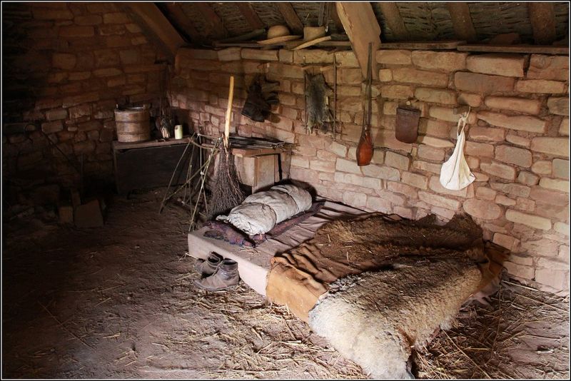 Straw Mattresses 🛏️ → Memory Foam