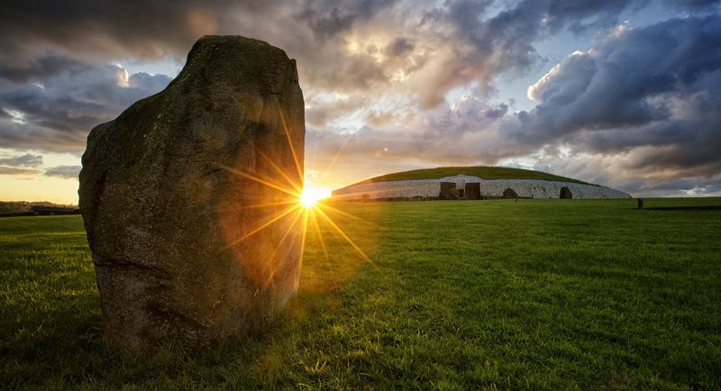 Newgrange, Ireland - Older than the pyramids, with celestial alignments