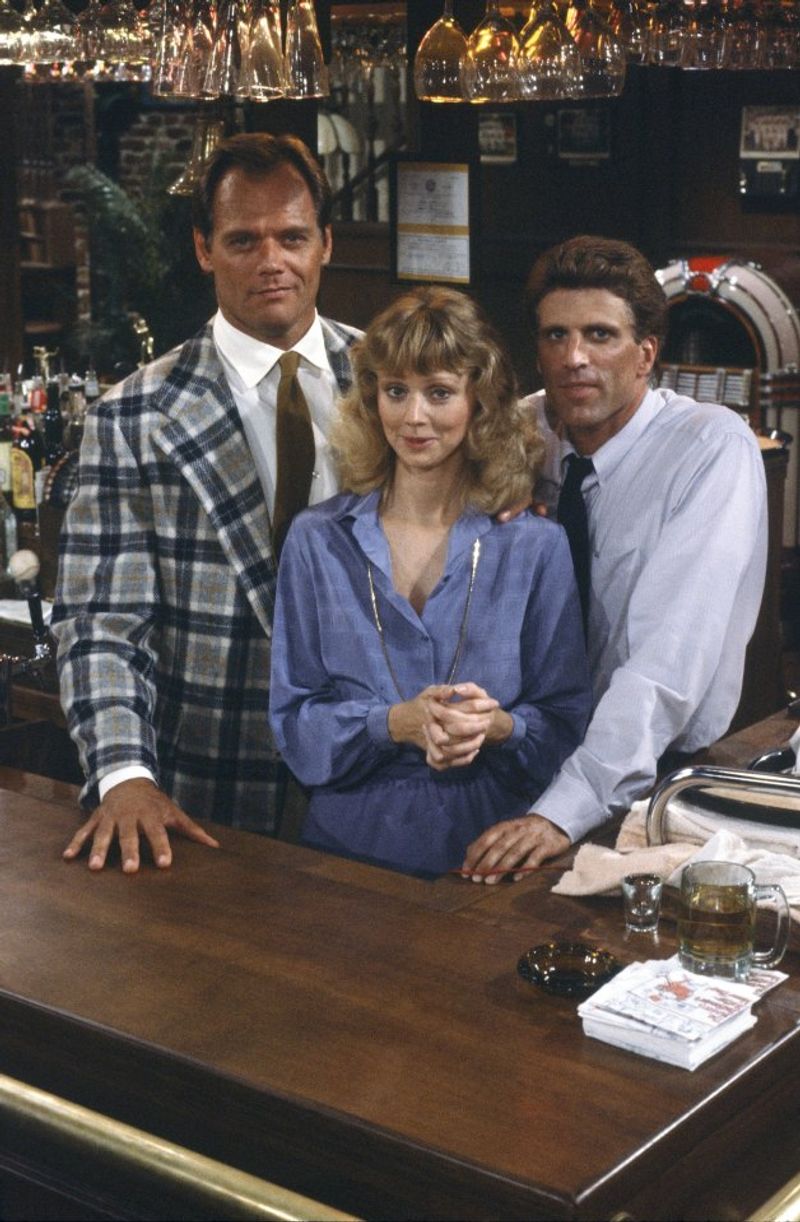 Fred Dryer Scored as Sam's Former Teammate