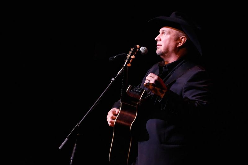 “Friends in Low Places” – Garth Brooks (1990)