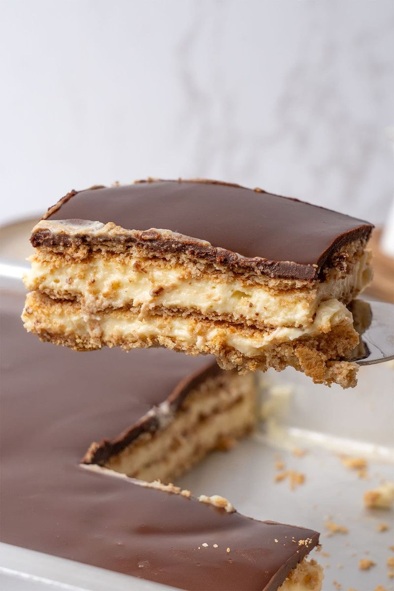 Chocolate Éclair Cake