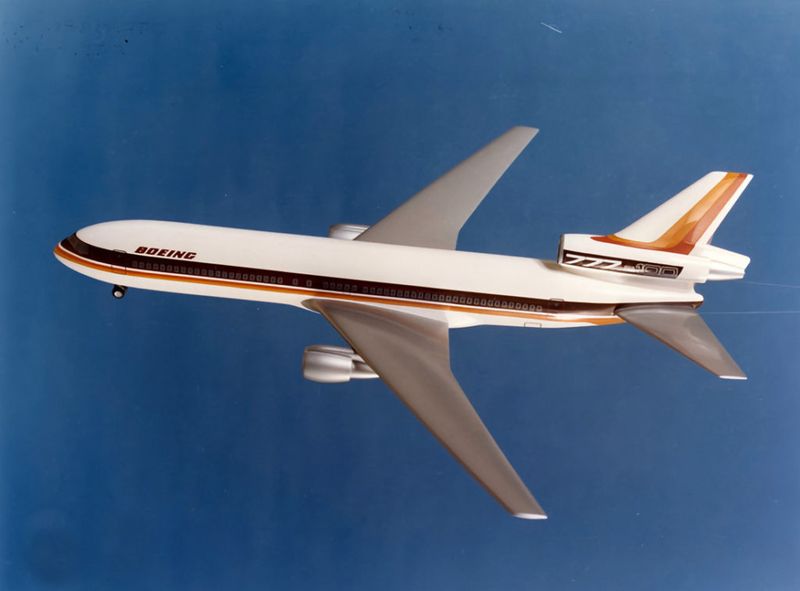 Boeing's Revolutionary Twinjet Debuts (1995)