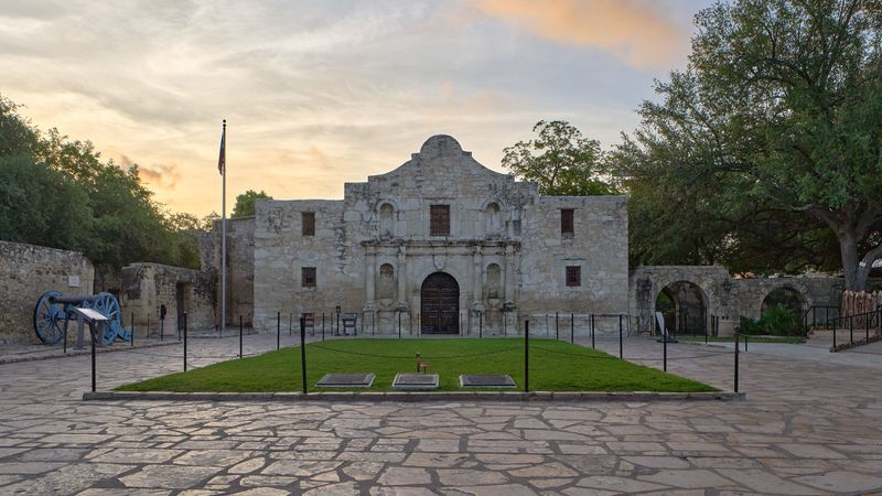The Alamo Under Siege