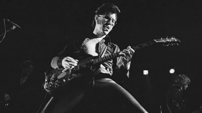 Link Wray Stabbed His Amp to Invent Power Chords