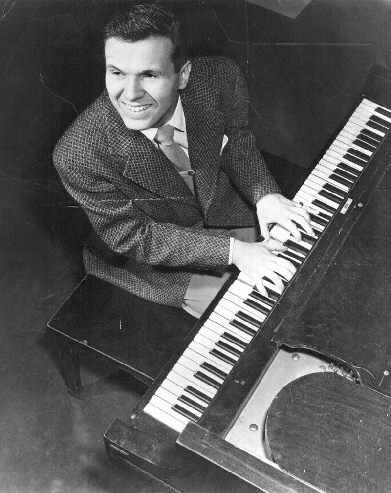 Elliot Lawrence, Jazz pianist & bandleader, 2021