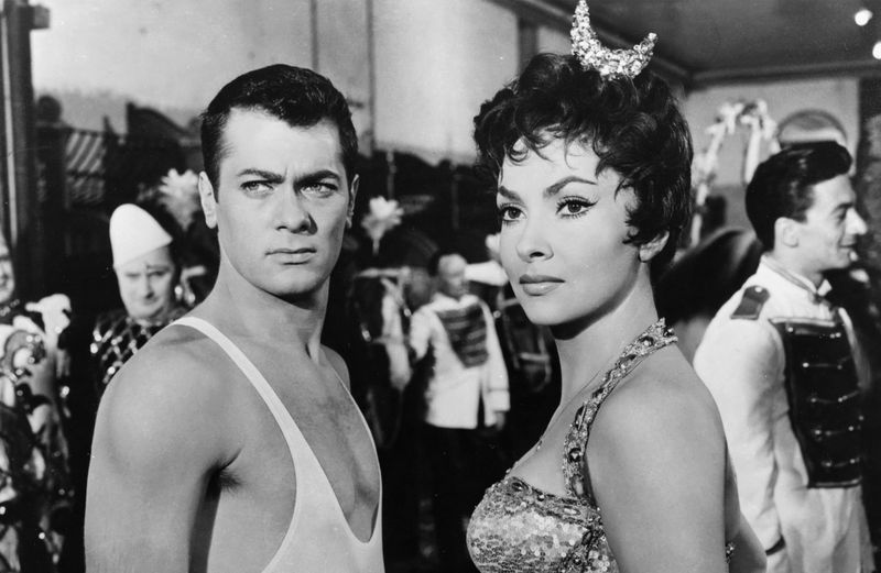 High-Flying Artistry in Trapeze (1956)