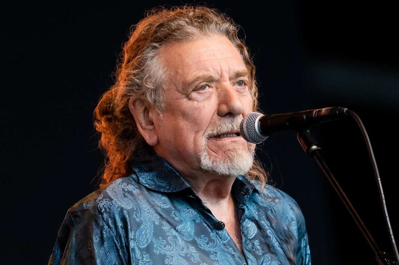 Robert Plant (Led Zeppelin) – 