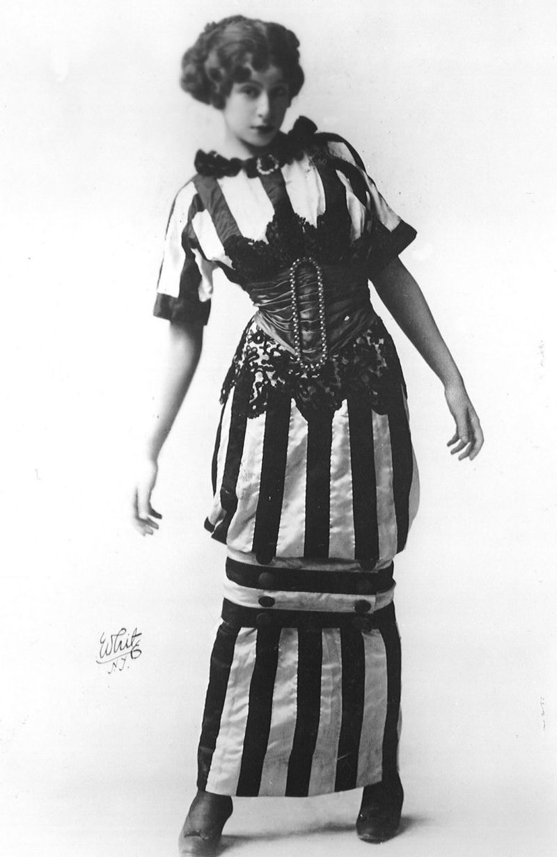 Hobble Skirts (1910s)