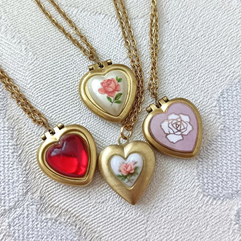 Lockets: Wearable Keepsakes