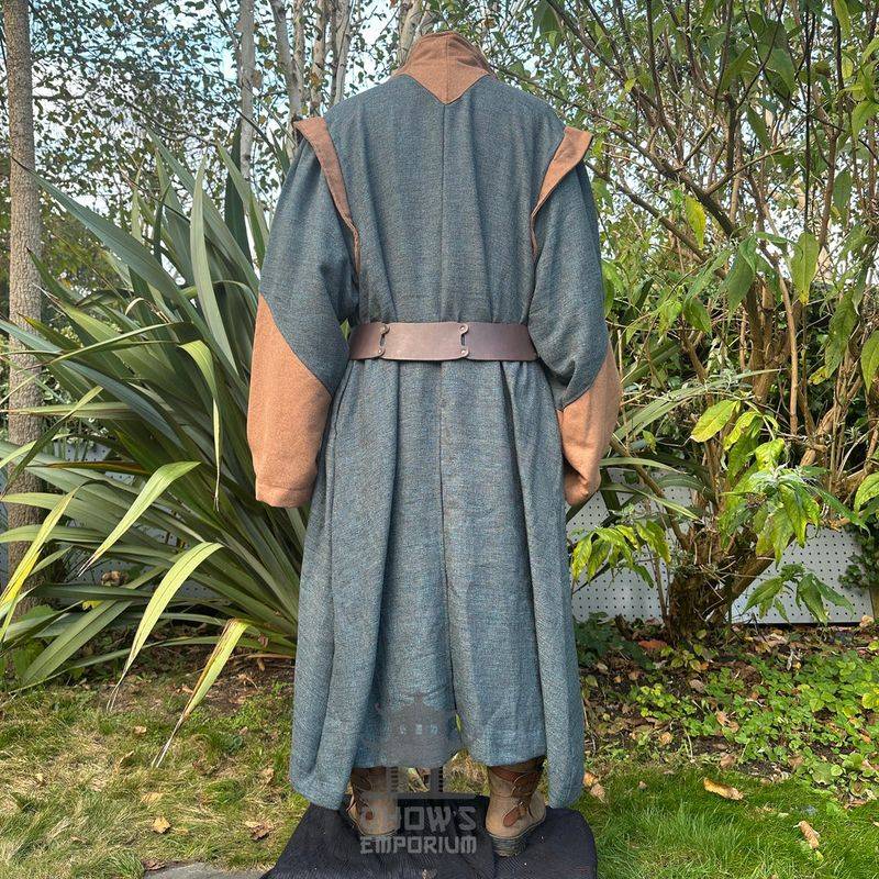Teal — I’m a Trendsetter (in a Medieval Way)