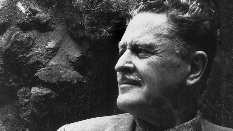 Nâzım Hikmet, Turkish poet and playwright, 1963