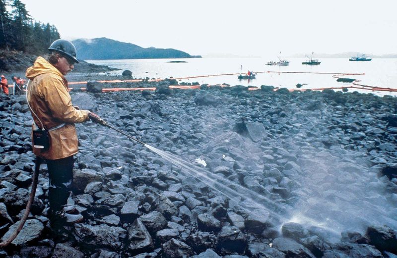 Real Moment: The Exxon Valdez Oil Spill