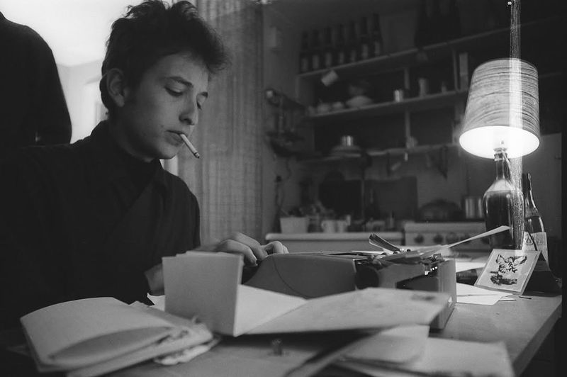 Bob Dylan Wrote Songs on a Typewriter