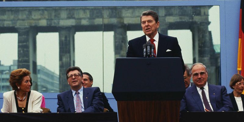 Reagan – “Tear Down This Wall” (1987)