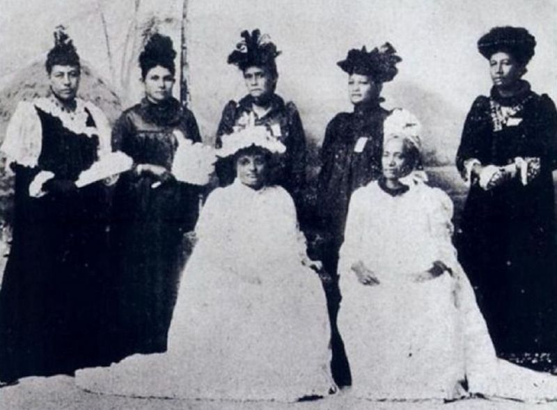 There Was a Secret Society to Reinstate the Queen