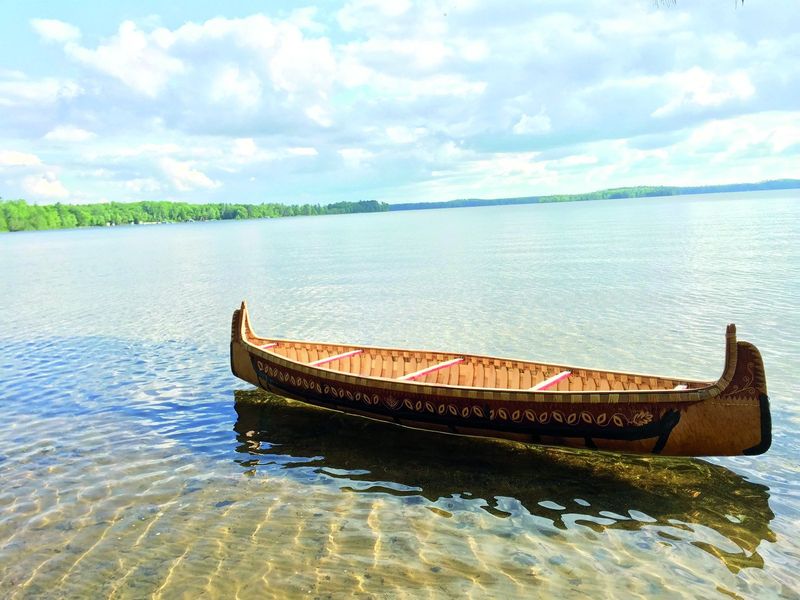 Canoes: Masterpieces of Watercraft Design