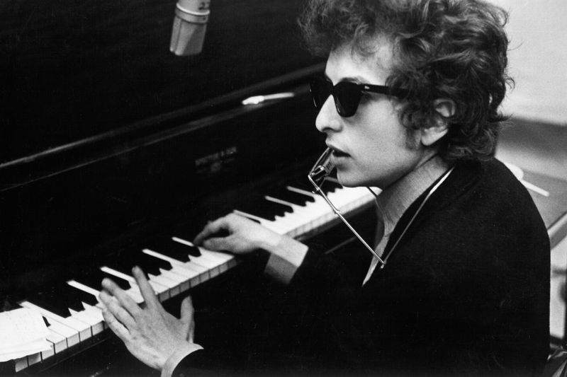 “Like a Rolling Stone” – Bob Dylan (1965)