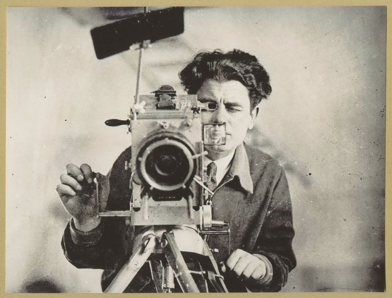 Joris Ivens, Dutch film director, 1989