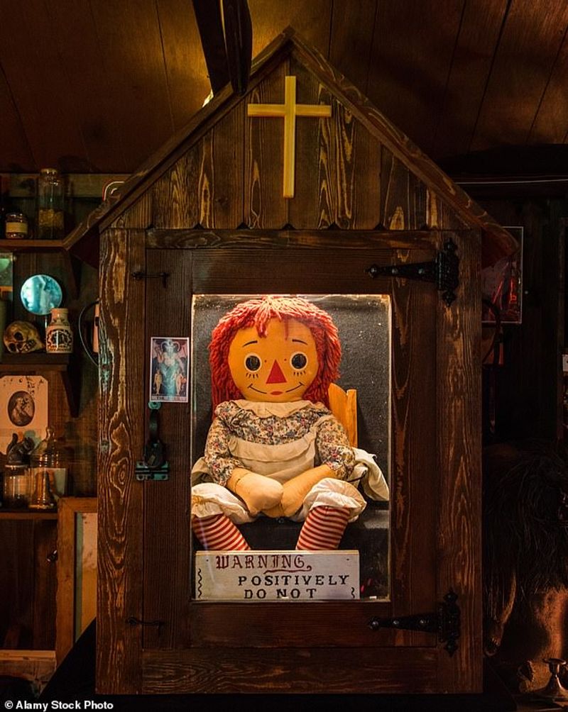 The Moving Doll in the Display Case