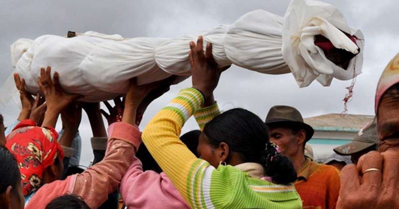 Famadihana (Madagascar – 
