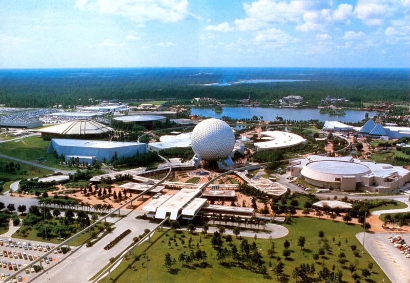 Horizons Ride Exterior and Signage