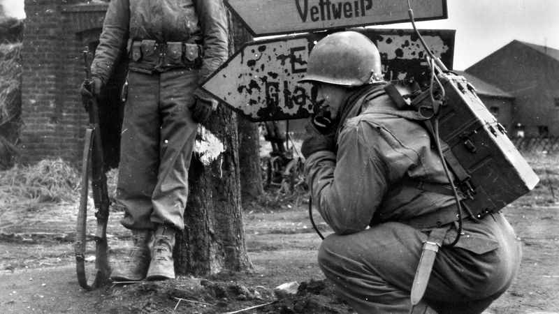 The SCR-300 Radio (Walkie-Talkie)