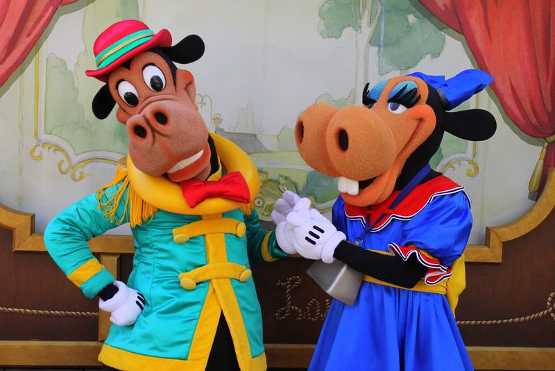 Clarabelle Cow & Horace Horsecollar