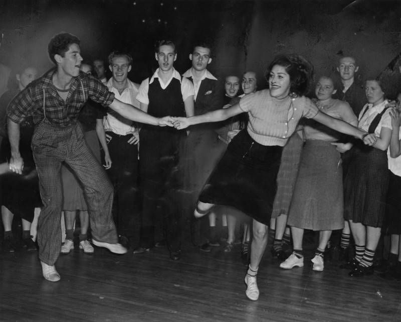 The Jitterbug (Late 1930s–40s)