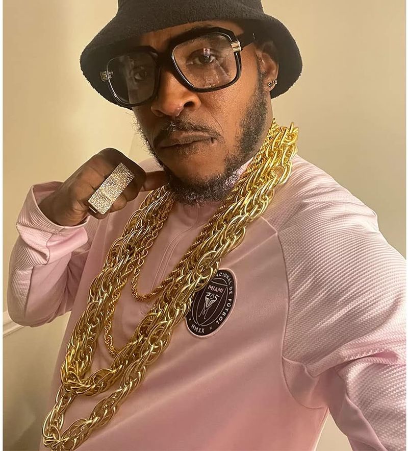 Gold Chains & Nameplate Necklaces