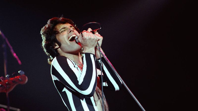 “We Will Rock You” – Queen