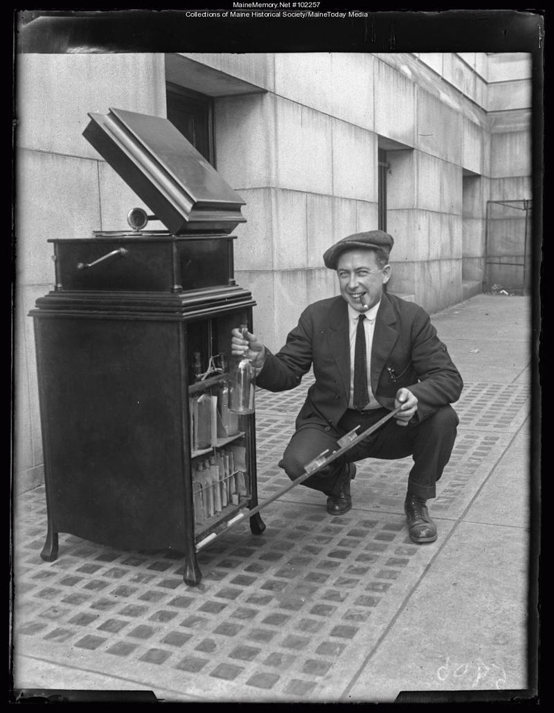 Inside Wall-Mounted Phonographs
