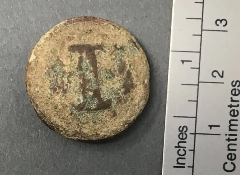 “Union” Uniform Buttons in a Confederate Burial Site
