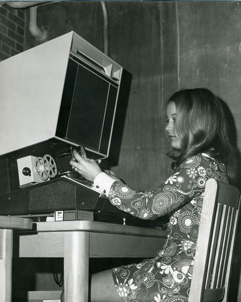 Reading Microfilm/Microfiche