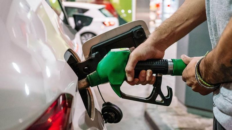 Topping Off the Gas Tank After the Nozzle Clicks
