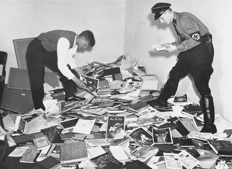 The Nazi-Banned Reader Circles