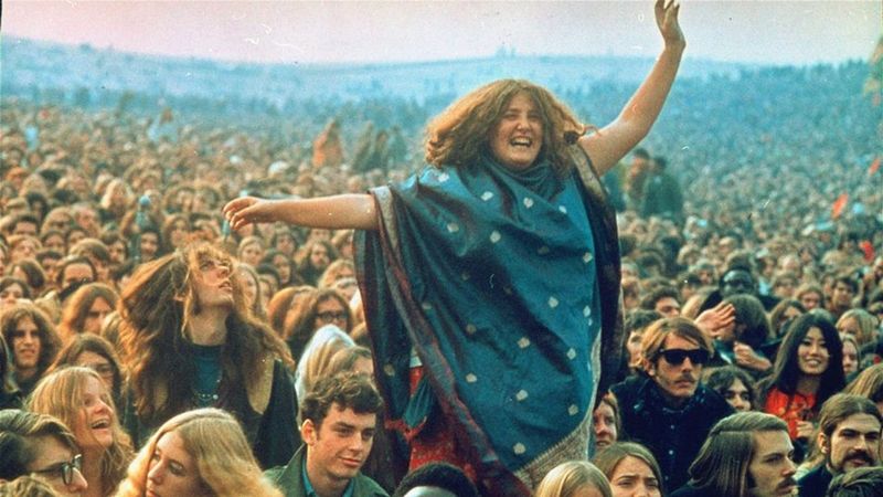 Altamont Free Concert (1969, but bled into ’70s disillusionment) – The day the ’60s dream died.