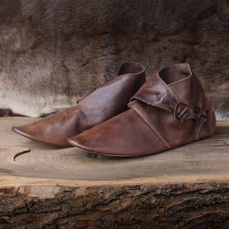 Turnshoes (Leather Footwear) 👞 → Sneakers