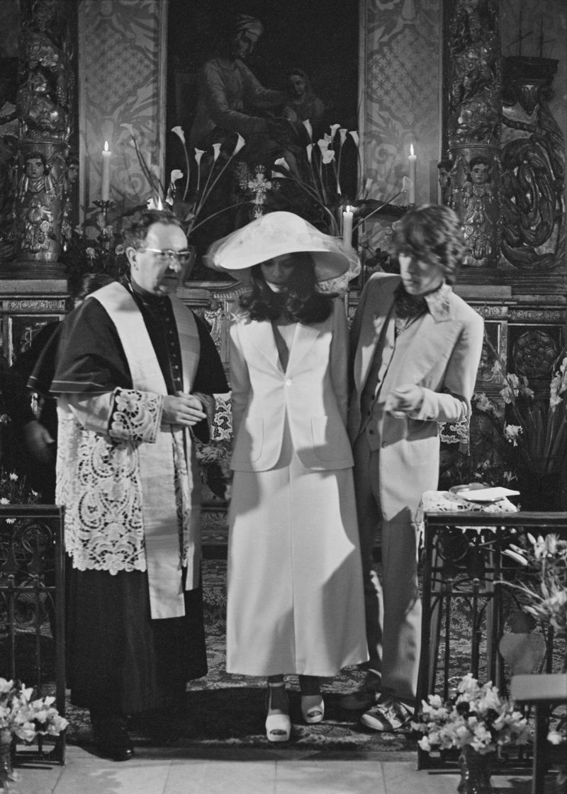Bianca Jagger – Yves Saint Laurent Le Smoking Jacket (1971)